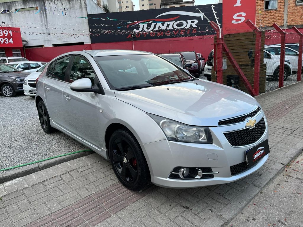//www.autoline.com.br/carro/chevrolet/cruze-18-sedan-lt-16v-flex-4p-manual/2014/camboriu-sc/24319890