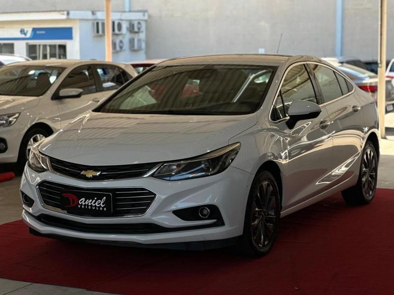 //www.autoline.com.br/carro/chevrolet/cruze-14-sedan-ltz-16v-flex-4p-turbo-automatico/2018/serra-es/24397257
