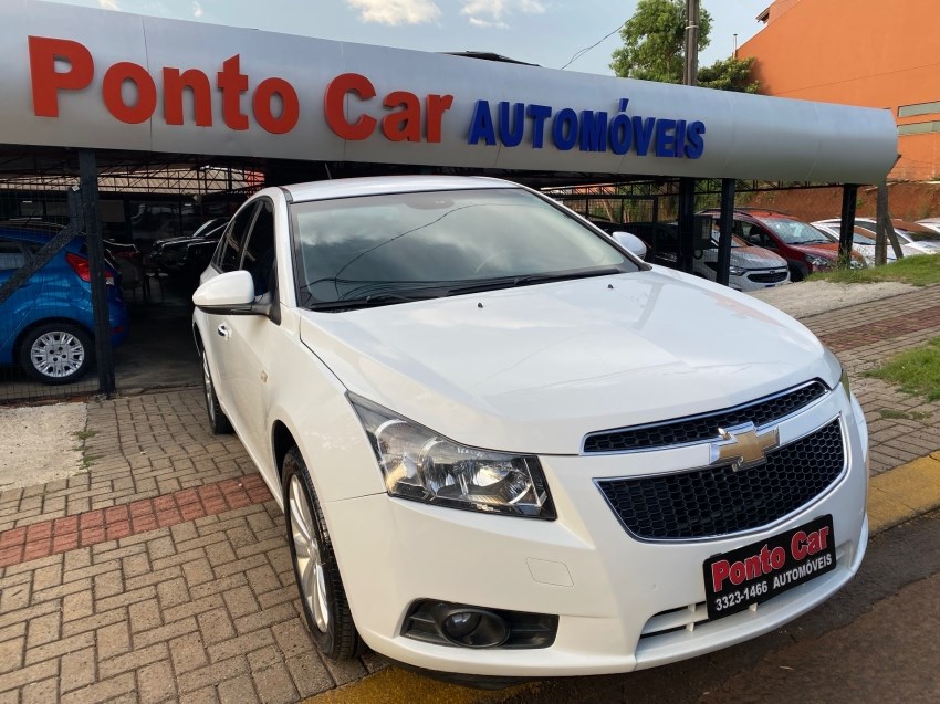 //www.autoline.com.br/carro/chevrolet/cruze-18-sedan-ltz-16v-flex-4p-automatico/2013/chapeco-sc/24434445