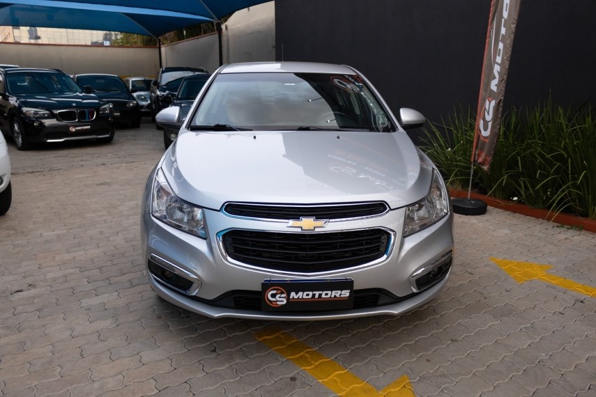 //www.autoline.com.br/carro/chevrolet/cruze-18-hatch-sport-lt-16v-flex-4p-automatico/2015/sao-carlos-sp/24481825
