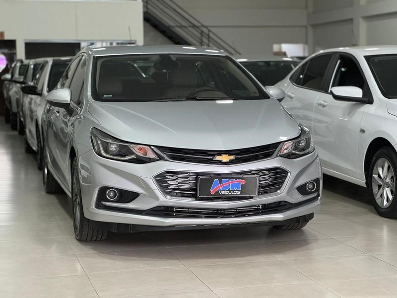 //www.autoline.com.br/carro/chevrolet/cruze-14-sedan-ltz-16v-flex-4p-turbo-automatico/2018/paranavai-pr/24609406