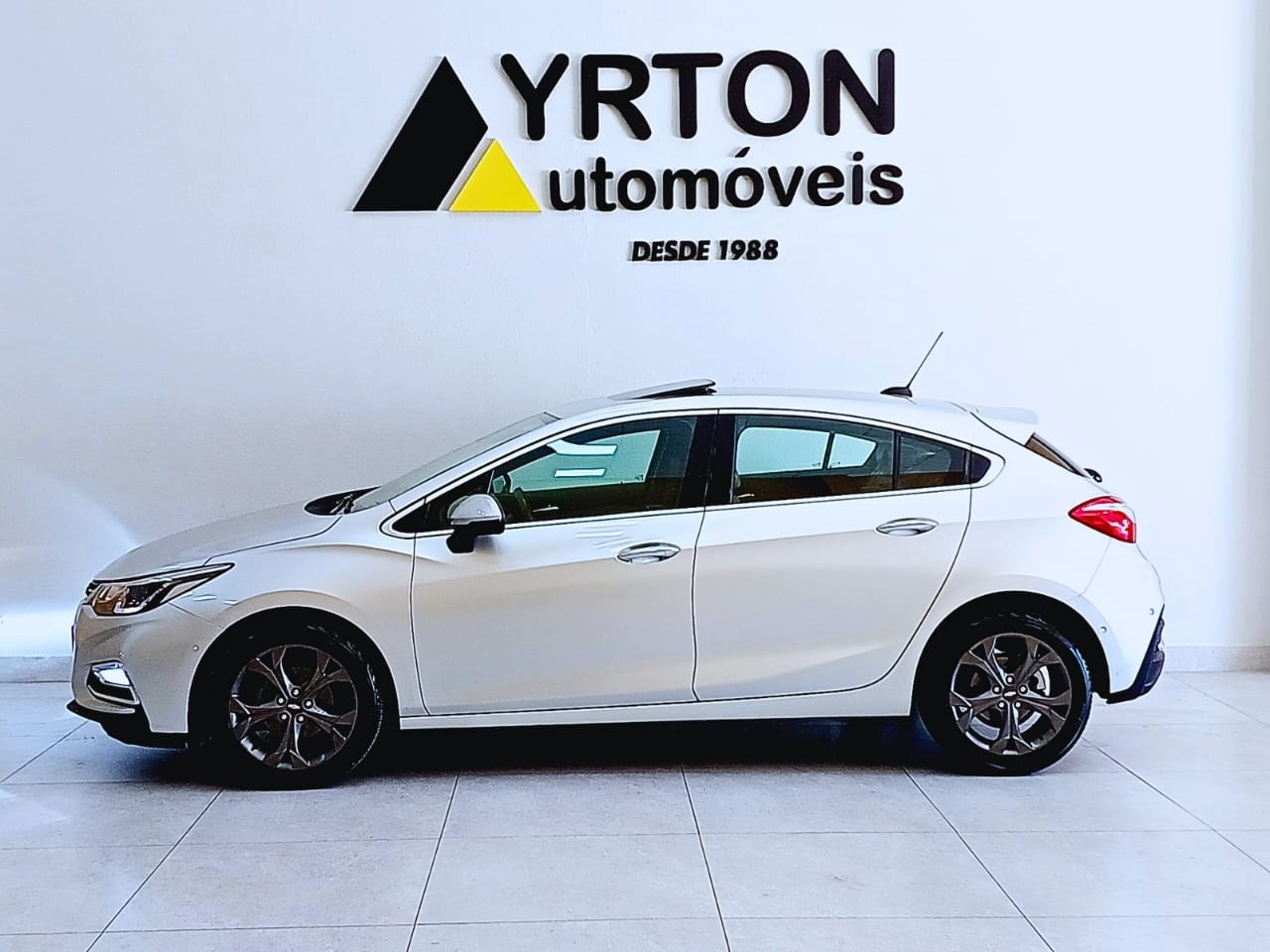 //www.autoline.com.br/carro/chevrolet/cruze-14-hatch-sport-ltz-16v-flex-4p-turbo-automati/2019/americana-sp/24631872