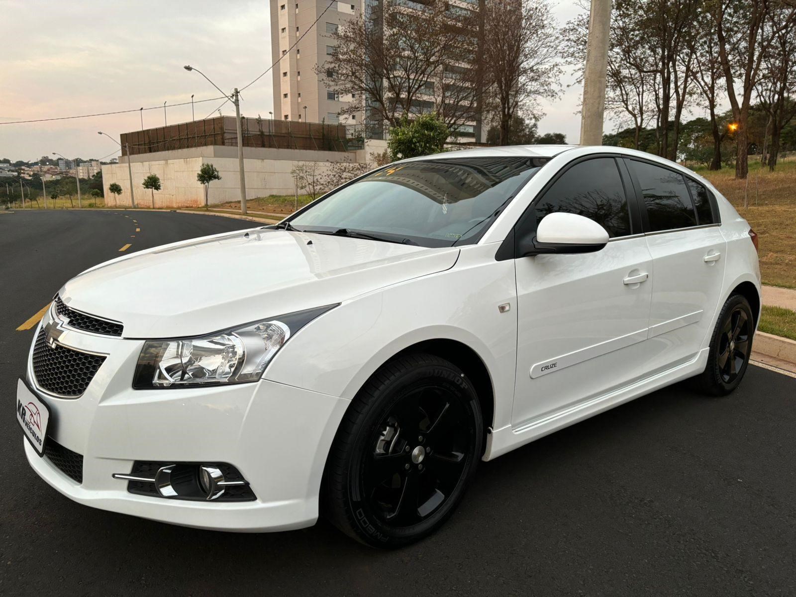 //www.autoline.com.br/carro/chevrolet/cruze-18-hatch-sport-lt-16v-flex-4p-manual/2014/ribeirao-preto-sp/24645715