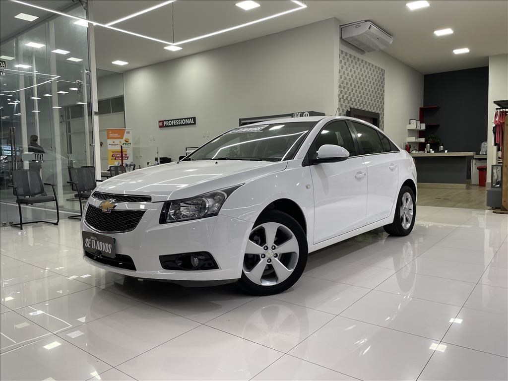 //www.autoline.com.br/carro/chevrolet/cruze-18-sedan-lt-16v-flex-4p-automatico/2014/guarapari-es/24668235