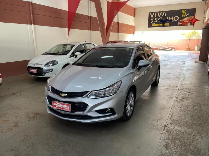 //www.autoline.com.br/carro/chevrolet/cruze-14-hatch-sport-lt-16v-flex-4p-turbo-automatic/2017/dourados-ms/24681486
