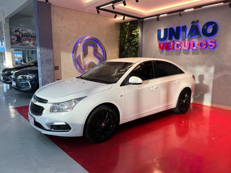 //www.autoline.com.br/carro/chevrolet/cruze-18-sedan-lt-16v-flex-4p-automatico/2015/campo-verde-mt/24740837