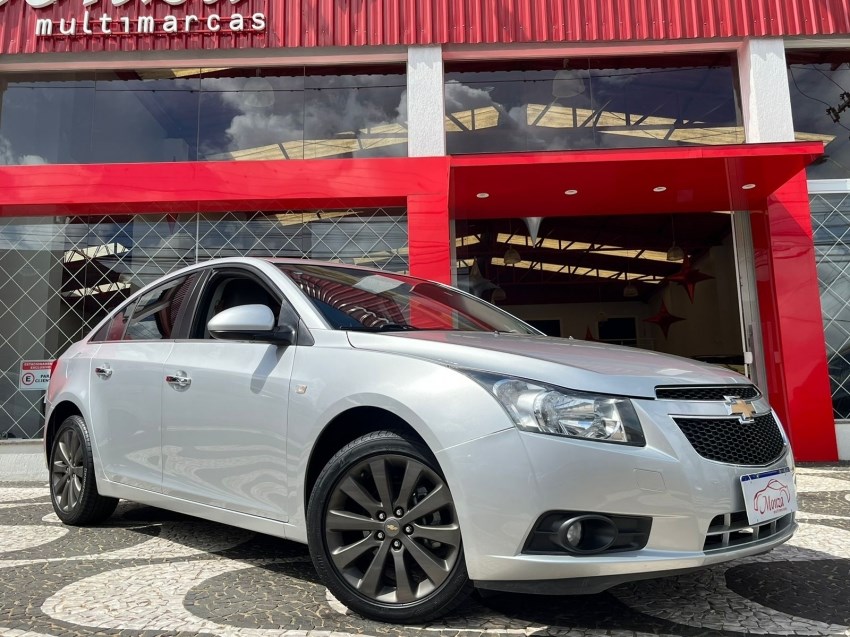 //www.autoline.com.br/carro/chevrolet/cruze-18-sedan-ltz-16v-flex-4p-automatico/2013/ponta-grossa-pr/24752255