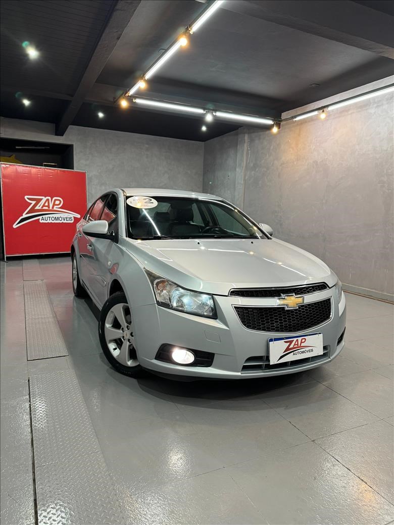 //www.autoline.com.br/carro/chevrolet/cruze-18-sedan-lt-16v-flex-4p-automatico/2012/linhares-es/24798350