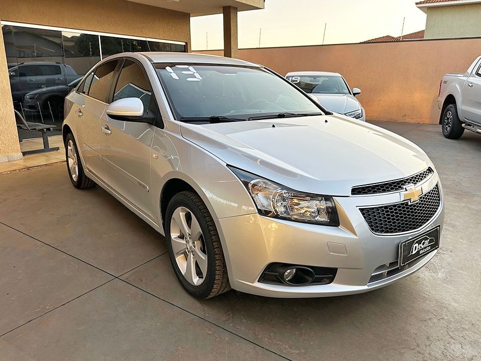 //www.autoline.com.br/carro/chevrolet/cruze-18-hatch-sport-lt-16v-flex-4p-automatico/2013/ribeirao-preto-sp/24798358