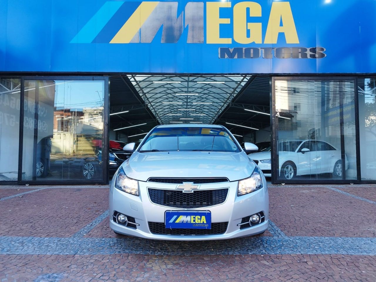//www.autoline.com.br/carro/chevrolet/cruze-18-hatch-sport-ltz-16v-flex-4p-automatico/2014/campinas-sp/24814370