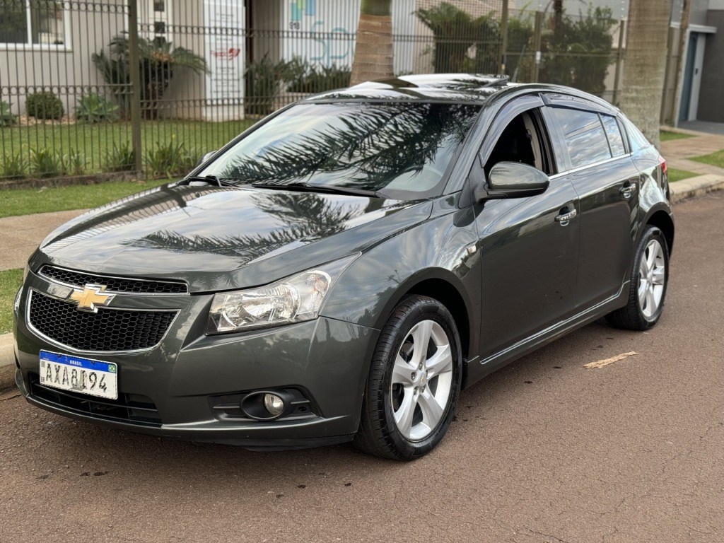 //www.autoline.com.br/carro/chevrolet/cruze-18-hatch-sport-ltz-16v-flex-4p-automatico/2013/cascavel-pr/24828554