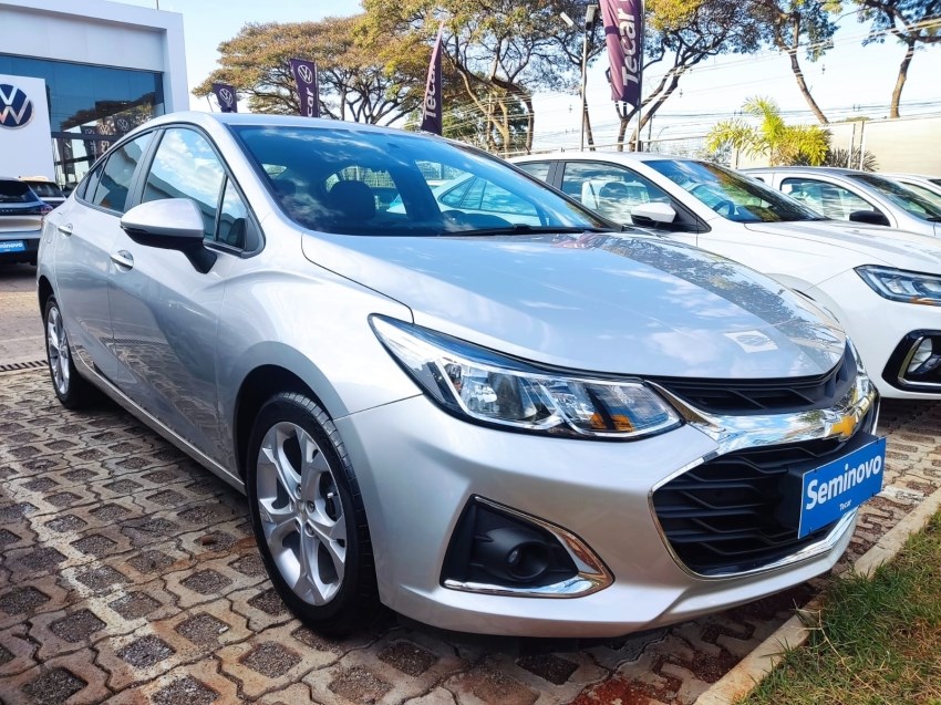 //www.autoline.com.br/carro/chevrolet/cruze-14-sedan-lt-16v-flex-4p-turbo-automatico/2020/brasilia-df/24876635