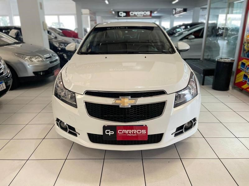 //www.autoline.com.br/carro/chevrolet/cruze-18-hatch-sport-lt-16v-flex-4p-automatico/2013/curitiba-pr/24900763