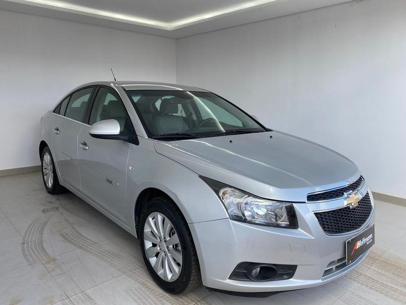 //www.autoline.com.br/carro/chevrolet/cruze-18-hb-sport-ltz-16v-flex-4p-manual/2014/brasilia-df/24908314