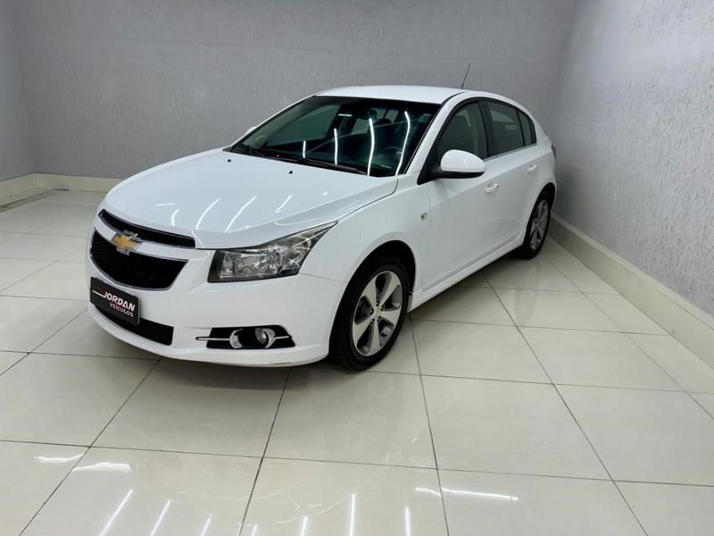 //www.autoline.com.br/carro/chevrolet/cruze-18-hatch-sport-lt-16v-flex-4p-automatico/2014/curitiba-pr/24909242
