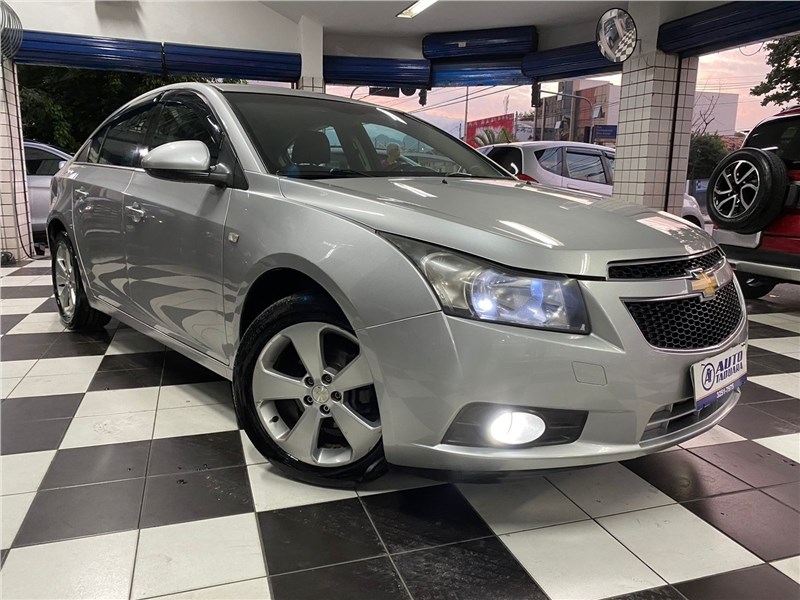//www.autoline.com.br/carro/chevrolet/cruze-18-sedan-lt-16v-flex-4p-manual/2013/rio-de-janeiro-rj/24917879