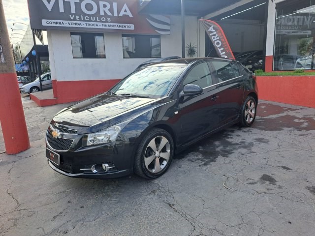 //www.autoline.com.br/carro/chevrolet/cruze-18-hatch-sport-lt-16v-flex-4p-automatico/2013/lins-sp/24933471