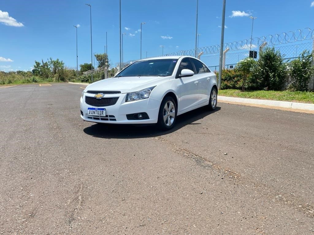//www.autoline.com.br/carro/chevrolet/cruze-18-sedan-lt-16v-flex-4p-automatico/2012/uberaba-mg/24936237