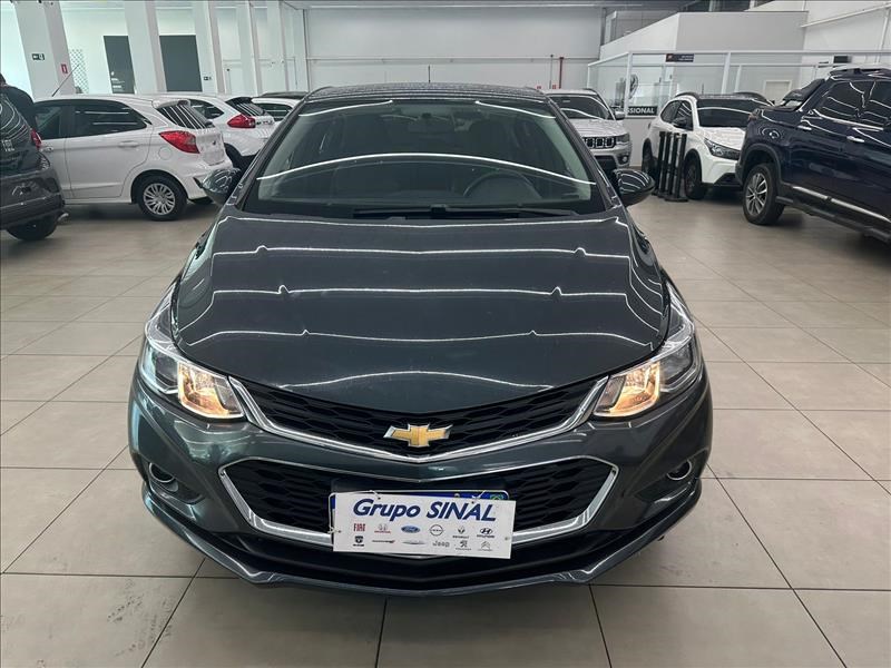 //www.autoline.com.br/carro/chevrolet/cruze-14-sedan-lt-16v-flex-4p-turbo-automatico/2018/sao-paulo-sp/24936970