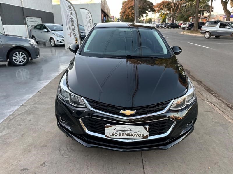 //www.autoline.com.br/carro/chevrolet/cruze-14-sedan-ltz-16v-flex-4p-turbo-automatico/2017/brasilia-df/24938006