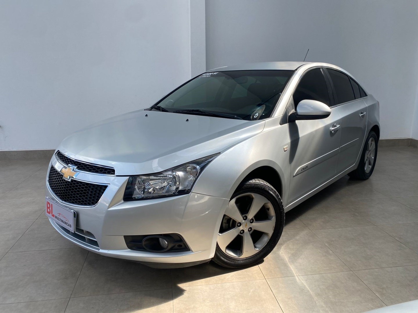 //www.autoline.com.br/carro/chevrolet/cruze-18-sedan-lt-16v-flex-4p-automatico/2013/campinas-sp/24939502