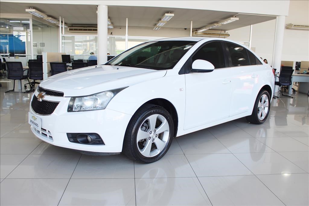//www.autoline.com.br/carro/chevrolet/cruze-18-sedan-lt-16v-flex-4p-automatico/2013/passo-fundo-rs/24963464