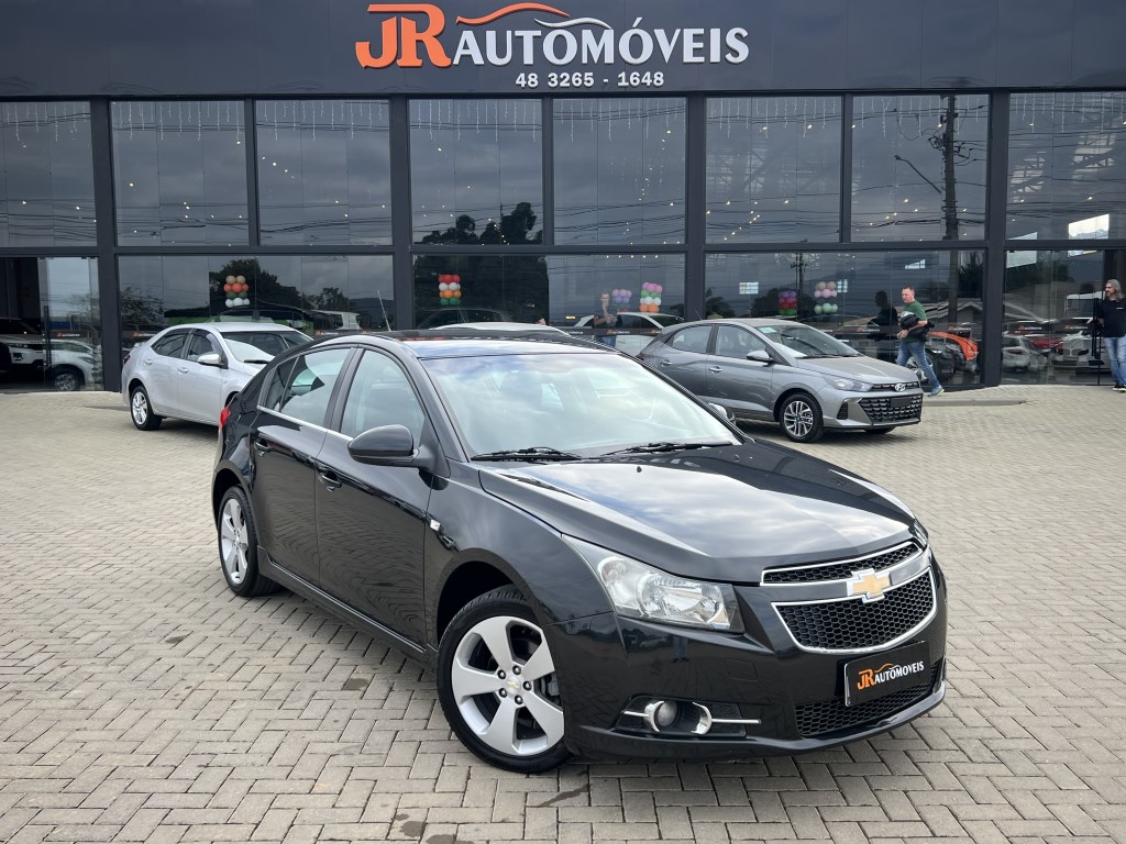 //www.autoline.com.br/carro/chevrolet/cruze-18-sedan-lt-16v-flex-4p-manual/2014/sao-joao-batista-sc/24972846