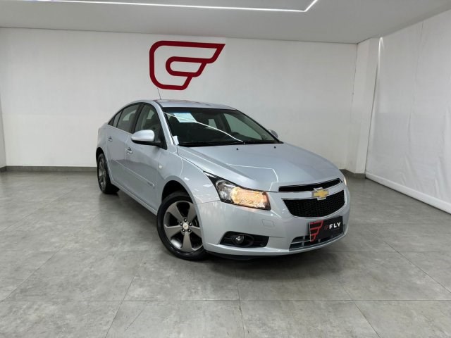 //www.autoline.com.br/carro/chevrolet/cruze-18-hatch-sport-lt-16v-flex-4p-automatico/2013/rio-claro-sp/24983607
