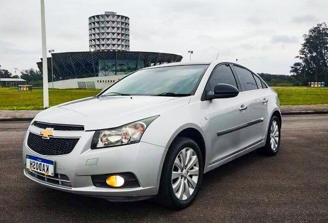 //www.autoline.com.br/carro/chevrolet/cruze-18-sedan-ltz-16v-flex-4p-automatico/2014/curitiba-pr/24989819