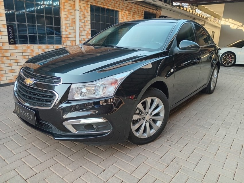 //www.autoline.com.br/carro/chevrolet/cruze-18-sedan-lt-16v-flex-4p-automatico/2015/porto-alegre-rs/25015183
