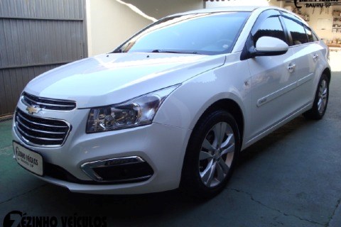 //www.autoline.com.br/carro/chevrolet/cruze-18-sedan-ltz-16v-flex-4p-automatico/2015/bauru-sp/25022545