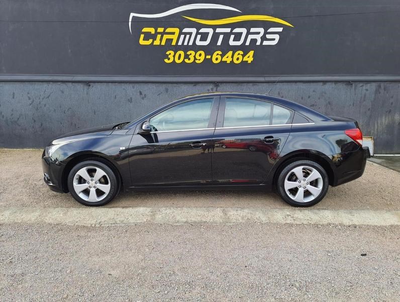 //www.autoline.com.br/carro/chevrolet/cruze-18-sedan-lt-16v-flex-4p-automatico/2013/curitiba-pr/25025438