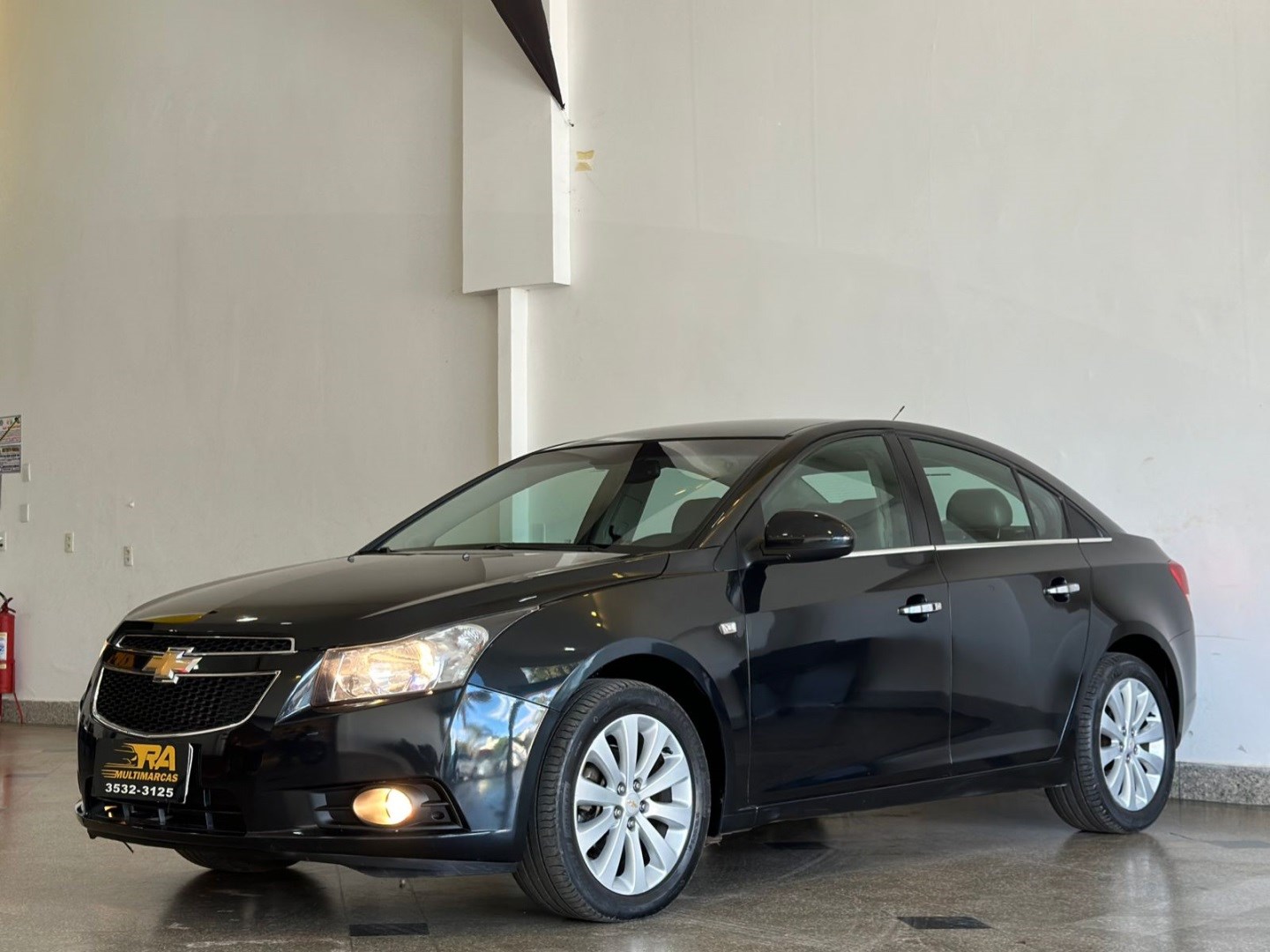 //www.autoline.com.br/carro/chevrolet/cruze-18-sedan-ltz-16v-flex-4p-automatico/2012/brasilia-df/25026076