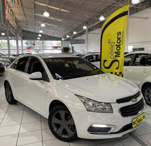 //www.autoline.com.br/carro/chevrolet/cruze-18-hb-sport-lt-16v-flex-4p-manual/2016/curitiba-pr/25032652