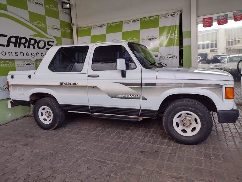 //www.autoline.com.br/carro/chevrolet/d-20-pick-up-40-custom-de-luxe-cabsimp-90cv-2p-diesel-manu/1993/brasilia-df/14578179