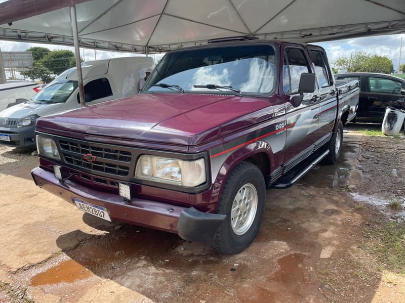 //www.autoline.com.br/carro/chevrolet/d-20-pick-up-40-custom-s-cabdupla-90cv-4p-diesel-manual/1992/brasilia-df/17117479
