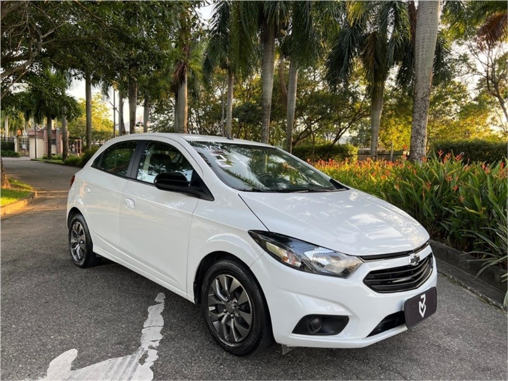 //www.autoline.com.br/carro/chevrolet/joy-10-black-8v-flex-4p-manual/2021/rio-de-janeiro-rj/24667093