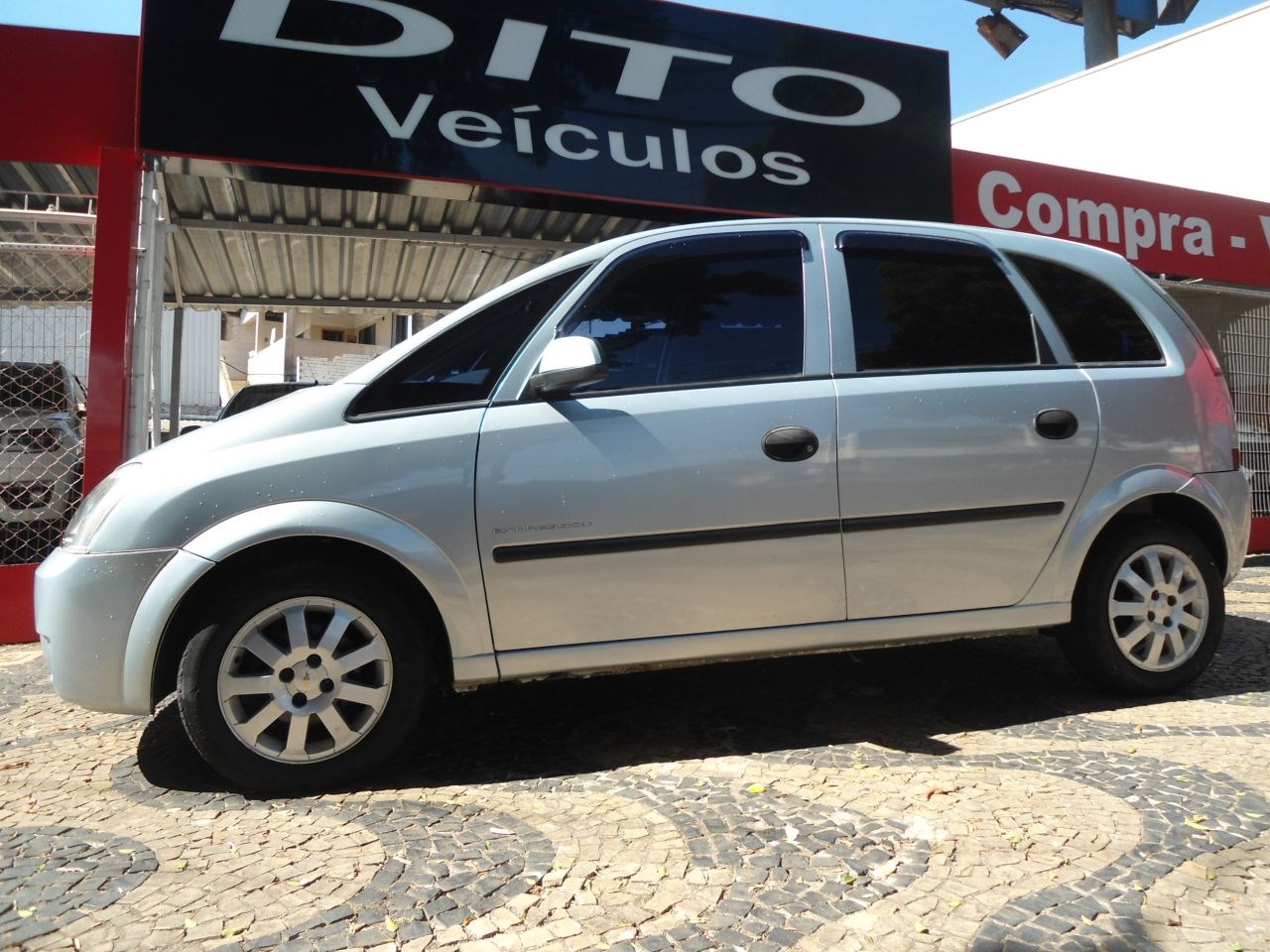 //www.autoline.com.br/carro/chevrolet/meriva-18-expression-8v-flex-4p-automatizado/2010/araras-sp/23717217