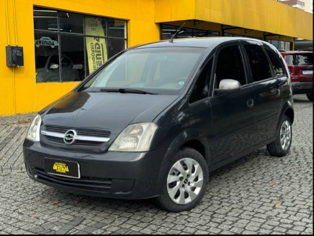 //www.autoline.com.br/carro/chevrolet/meriva-18-maxx-8v-flex-4p-manual/2005/joinville-sc/23948396