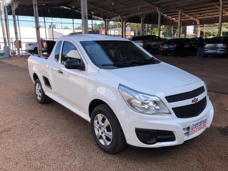 //www.autoline.com.br/carro/chevrolet/montana-14-ls-8v-flex-2p-manual/2018/dourados-ms/24454758