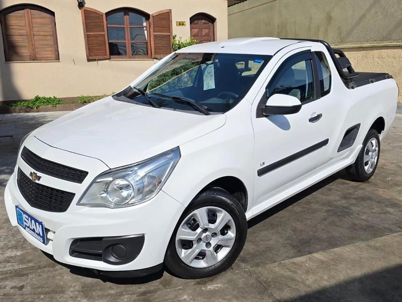 //www.autoline.com.br/carro/chevrolet/montana-14-ls-8v-flex-2p-manual/2018/curitiba-pr/24633400