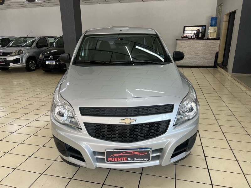 //www.autoline.com.br/carro/chevrolet/montana-14-ls-8v-flex-2p-manual/2019/jundiai-sp/24705844