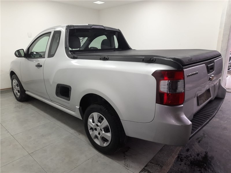 //www.autoline.com.br/carro/chevrolet/montana-14-ls-8v-flex-2p-manual/2019/rio-de-janeiro-rj/24900540