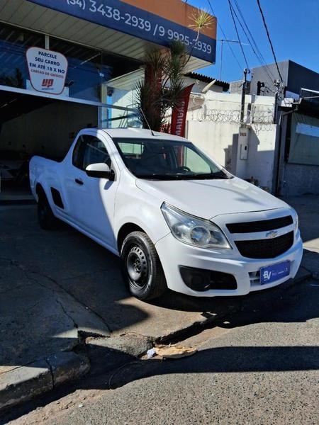 //www.autoline.com.br/carro/chevrolet/montana-14-ls-8v-flex-2p-manual/2016/araxa-mg/24929347