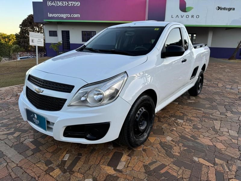 //www.autoline.com.br/carro/chevrolet/montana-14-ls-8v-flex-2p-manual/2018/jatai-go/25009422