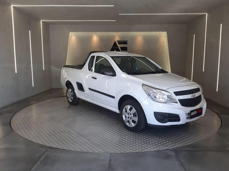 //www.autoline.com.br/carro/chevrolet/montana-14-ls-8v-flex-2p-manual/2018/brasilia-df/25022934