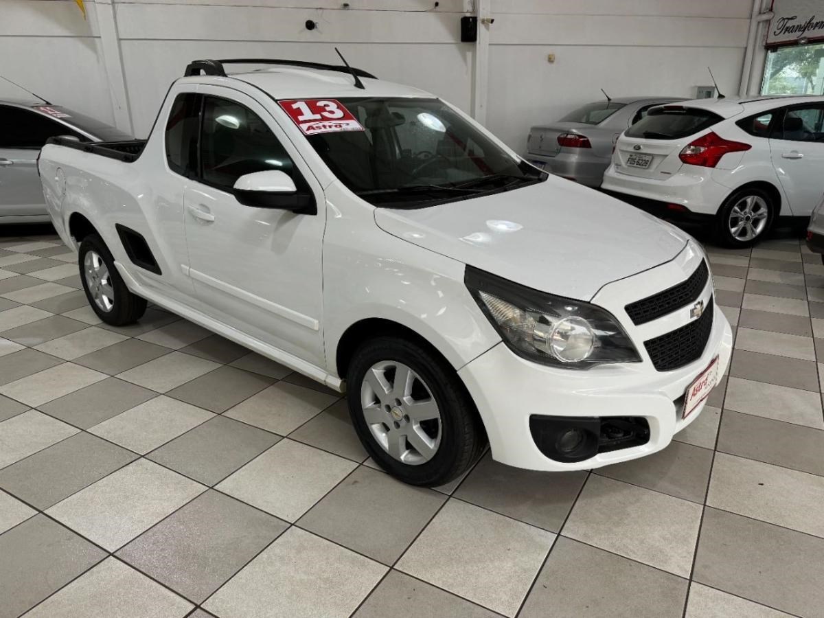 //www.autoline.com.br/carro/chevrolet/montana-14-sport-8v-flex-2p-manual/2013/cascavel-pr/25031709