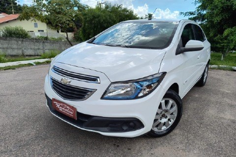 //www.autoline.com.br/carro/chevrolet/onix-14-lt-8v-flex-4p-manual/2013/jundiai-sp/23180155
