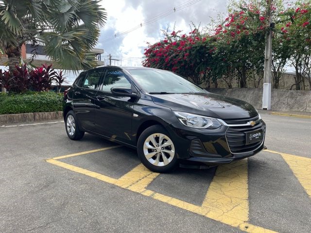 //www.autoline.com.br/carro/chevrolet/onix-10-lt-12v-flex-4p-manual/2023/arapiraca-al/23604713