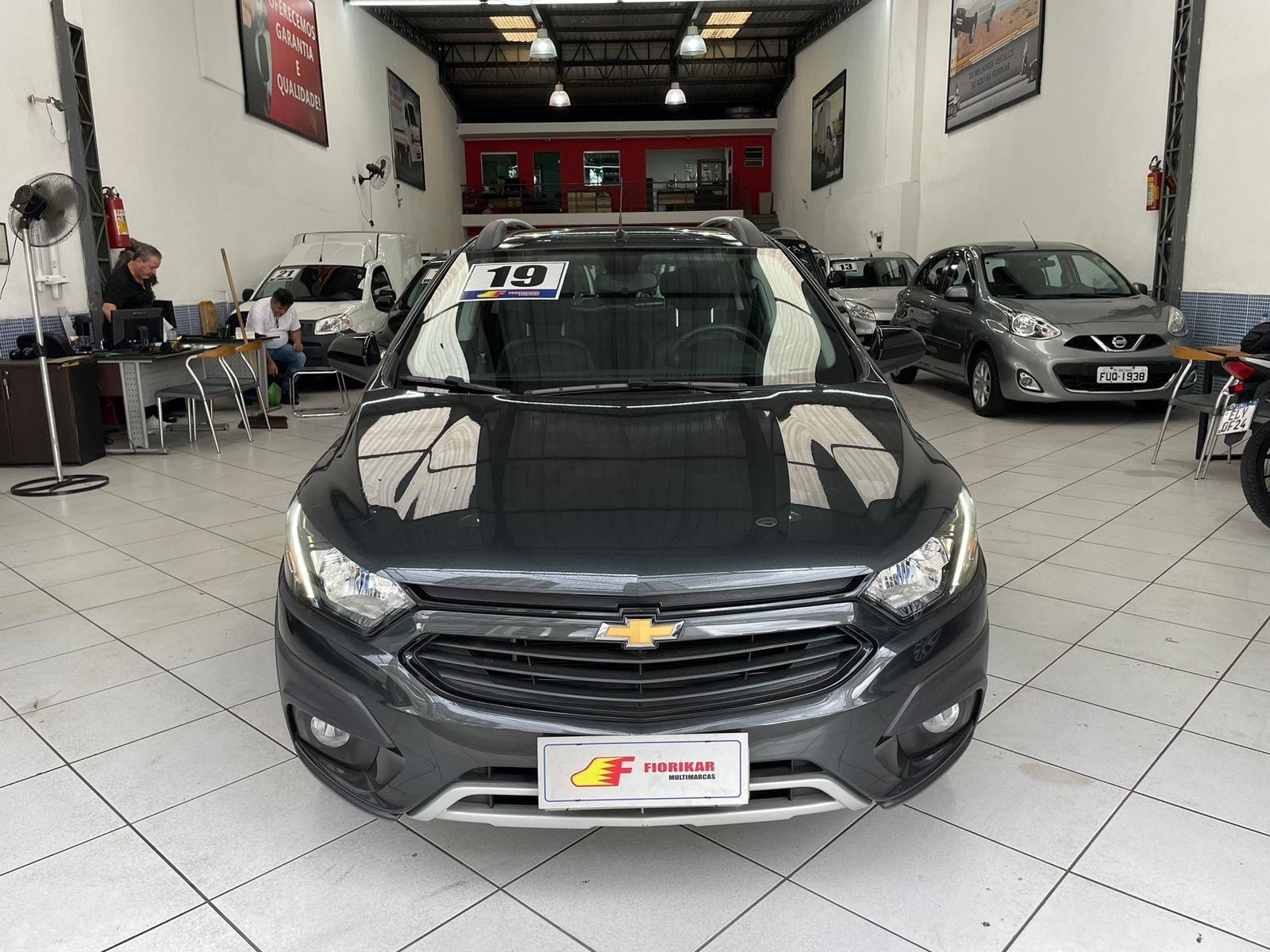 //www.autoline.com.br/carro/chevrolet/onix-14-activ-8v-flex-4p-automatico/2019/sao-paulo-sp/23613137
